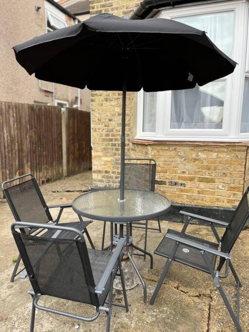 A Beautiful Ground-floor Flat. Apartamento *